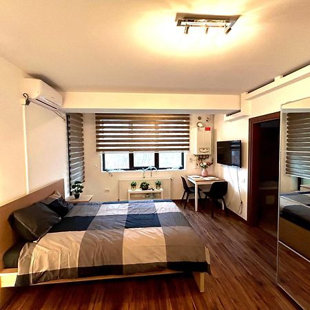 Cozy Apartment With Self Check-In Near Promenada Mall And Verdi Park Bucureşti Exterior foto