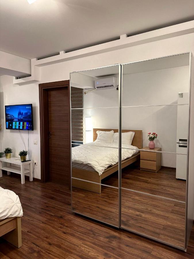 Cozy Apartment With Self Check-In Near Promenada Mall And Verdi Park Bucureşti Exterior foto