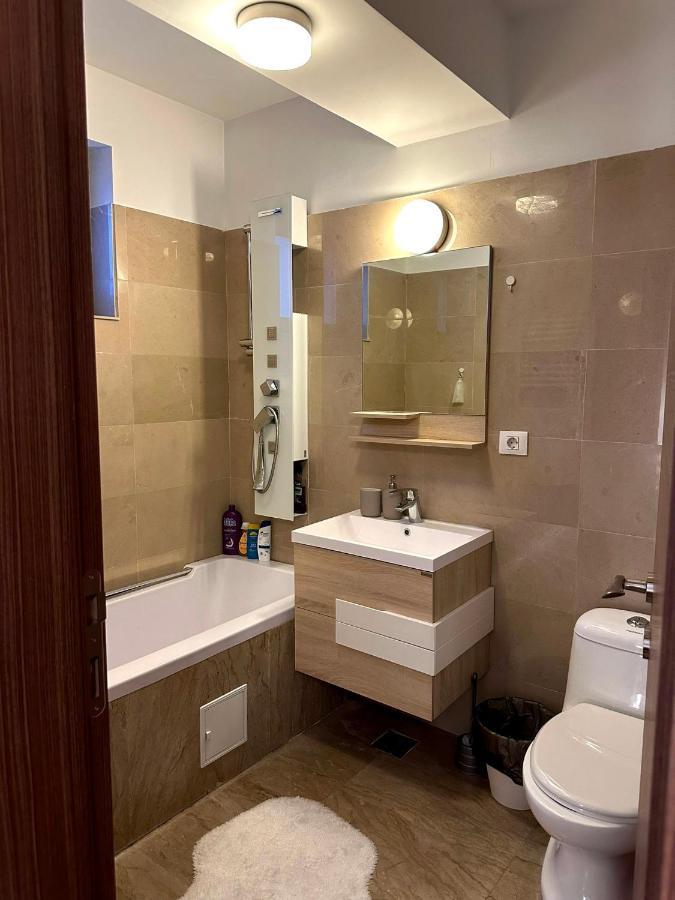 Cozy Apartment With Self Check-In Near Promenada Mall And Verdi Park Bucureşti Exterior foto