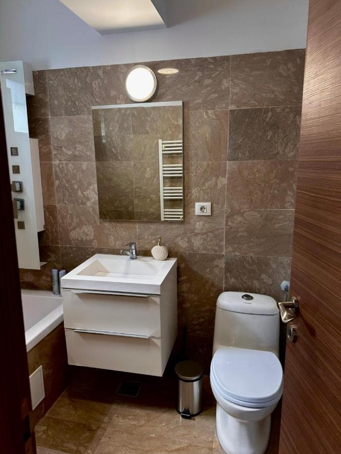 Cozy Apartment With Self Check-In Near Promenada Mall And Verdi Park Bucureşti Exterior foto
